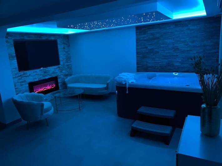 Location de vacances pour 7 personnes, avec jacuzzi ainsi que terrasse et jardin à Orange - 2