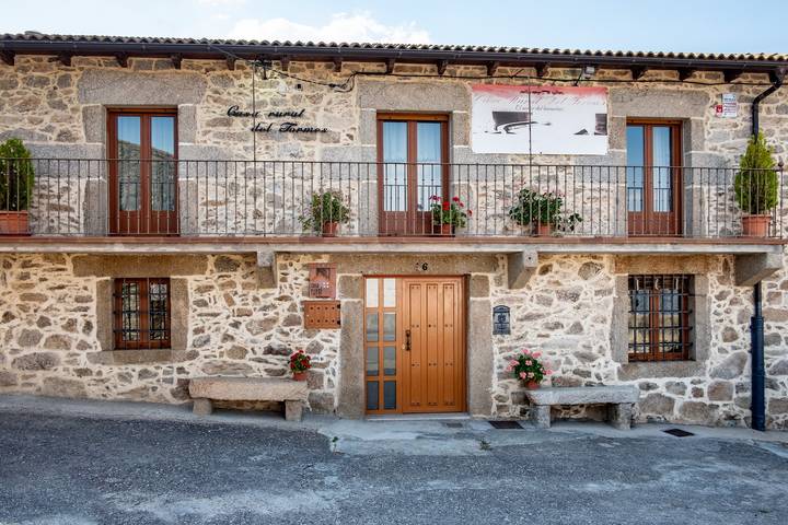 Casa rural para 8 personas, con Balcón y Jardín además de Sauna y Vistas al lago en La Aldehuela