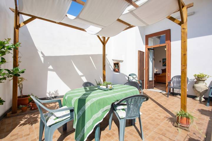 Appartamento intero, Ampio Appartamento a Cava de' Tirreni con Vista Montagna. in Cava dei Tirreni, Costa tirrenica Campania