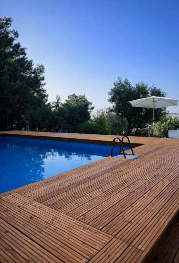 Location de vacances pour 16 personnes, avec Piscine à Loro Piceno