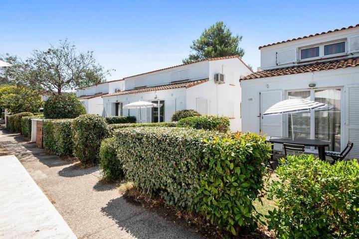 Appart’hôtel pour 4 personnes, avec piscine et terrasse, animaux acceptés
