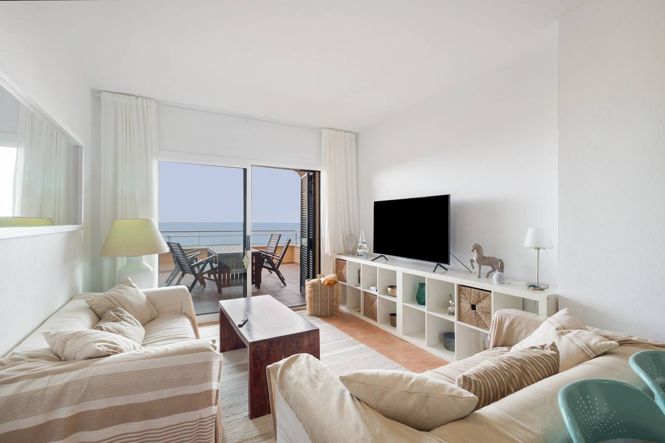 Apartamento entero, Apartamento 'Sa Calma 2 - 1D' con vistas al mar, Wi-Fi y aire acondicionado in Begur, Costa Brava