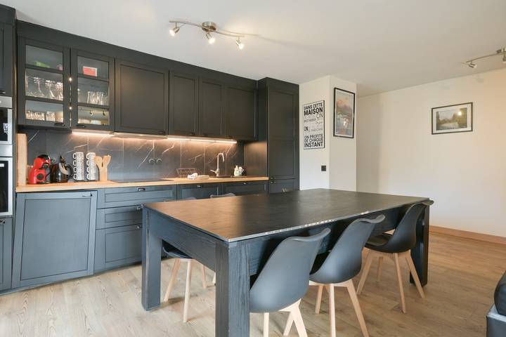 Entire apartment, Annecy Garden Spa Billard Apartment with Private Terrace, Garden, and Wi-Fi in Cran-Gevrier, Annecy (commune)