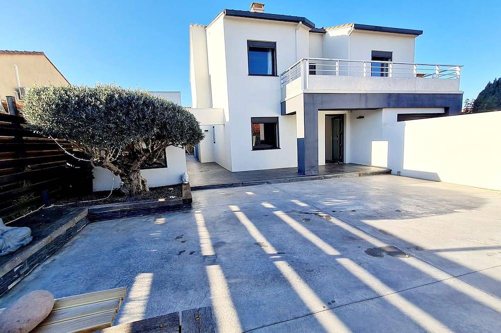 La Maison Blanche in Claira, Côte d'Améthyste