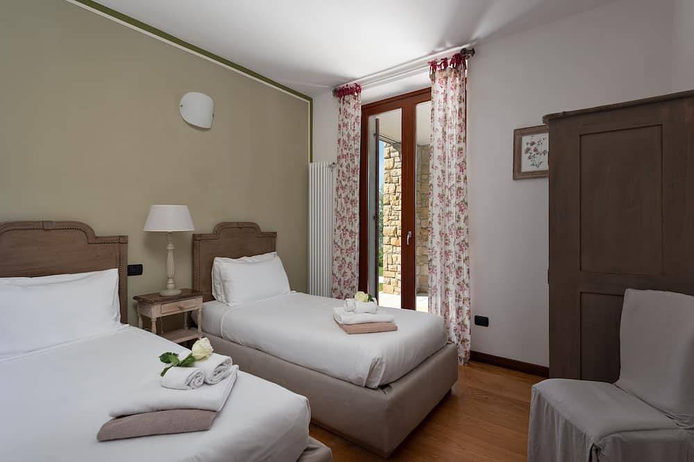 Villa Chalet – beheizter Privatpool, traumhafter Seeblick, Grill, Garage in San Zeno di Montagna, Gardasee-Berge