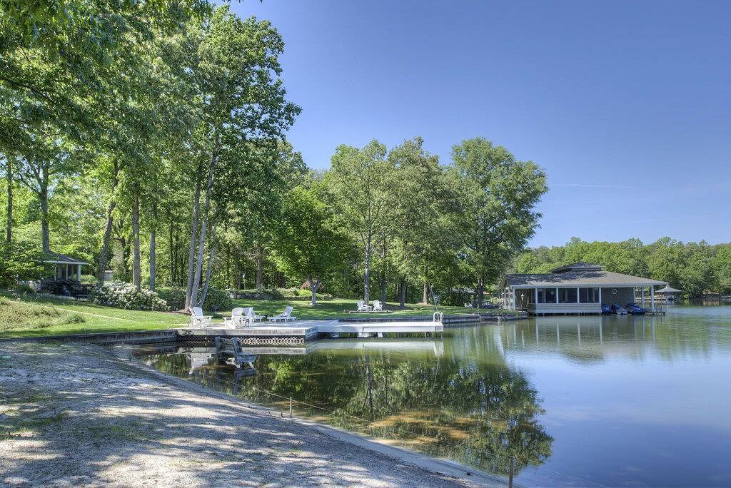 5 Br 3 Ba -300ft Waterfront W / Dock, Pvt-Bootsrampe, Beachfront Paradise in Lake Anna