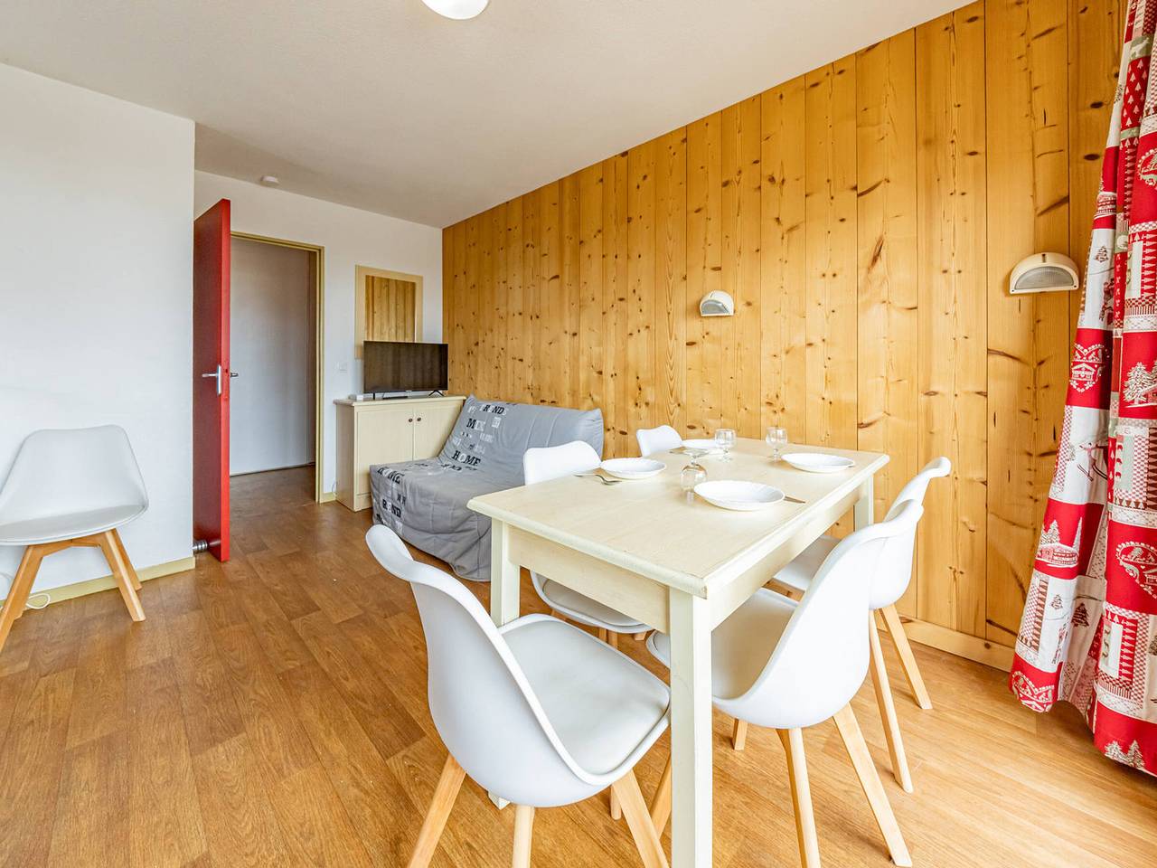 Appartement entier, Appartement aux pistes, 6 pers, 2 ch, sans wifi in Saint-François-Longchamp, Le Grand Domaine