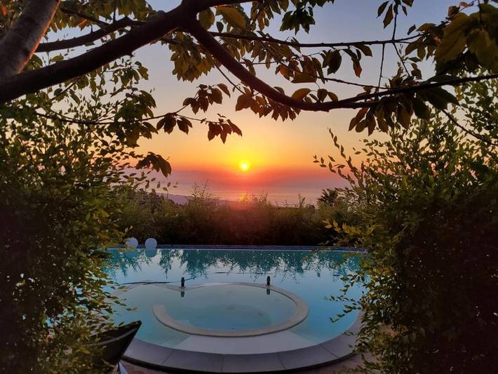 Appartamento per 4 persone, con Terrazza e Idromassaggio nonché Giardino e Piscina a Sant'Alfio