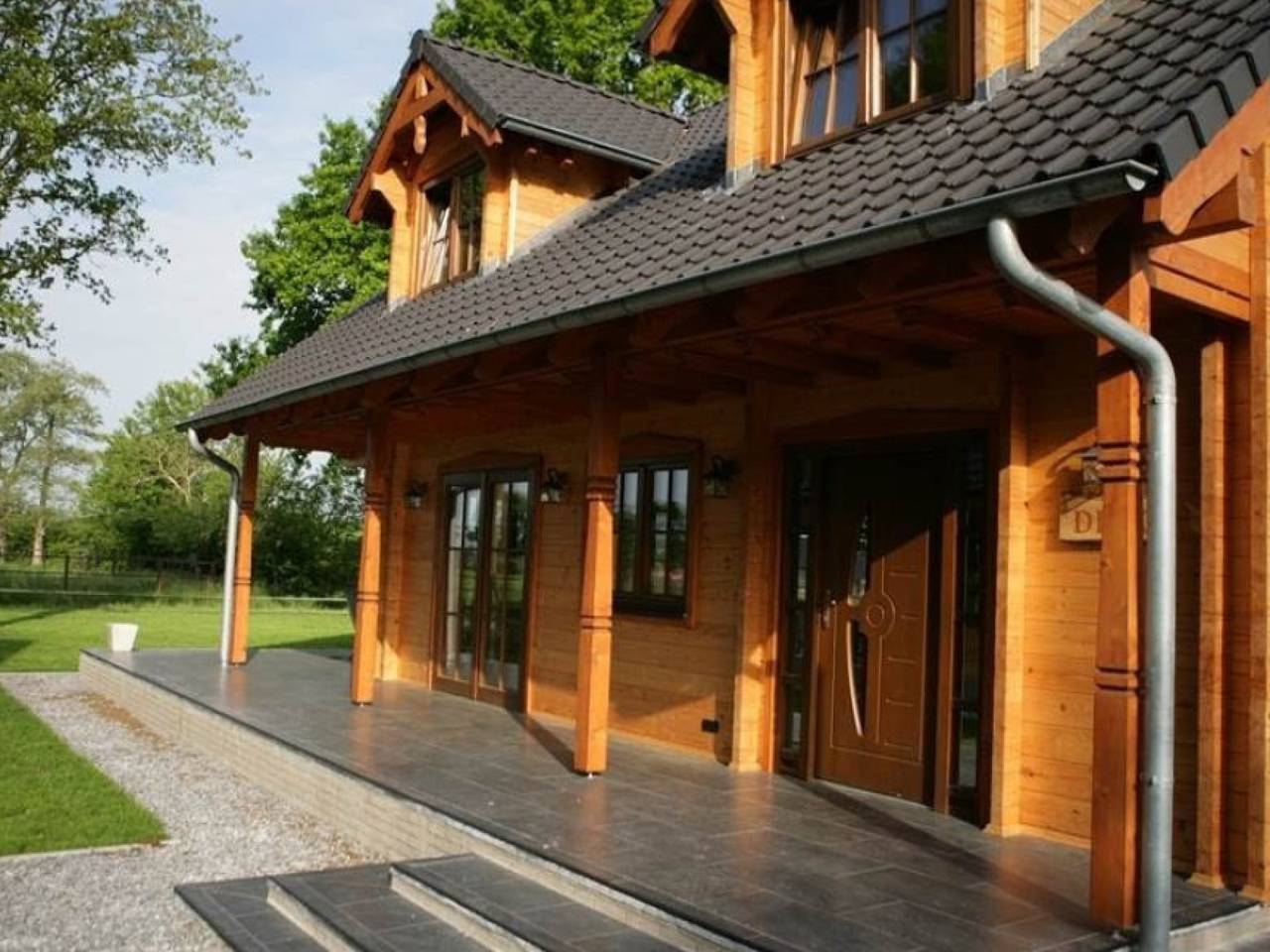 Spacious 6-person wooden house with a hot tub, sauna and veranda in Overijssel in Den Ham, Twente