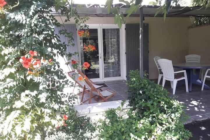 Location de vacances pour 2 personnes, avec terrasse et jardin à Carpentras