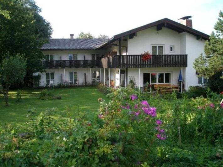 Ferienwohnung für 2 Personen, mit Balkon und Terrasse sowie Garten und Sauna in Alpenland Tegernsee Schliersee - 2