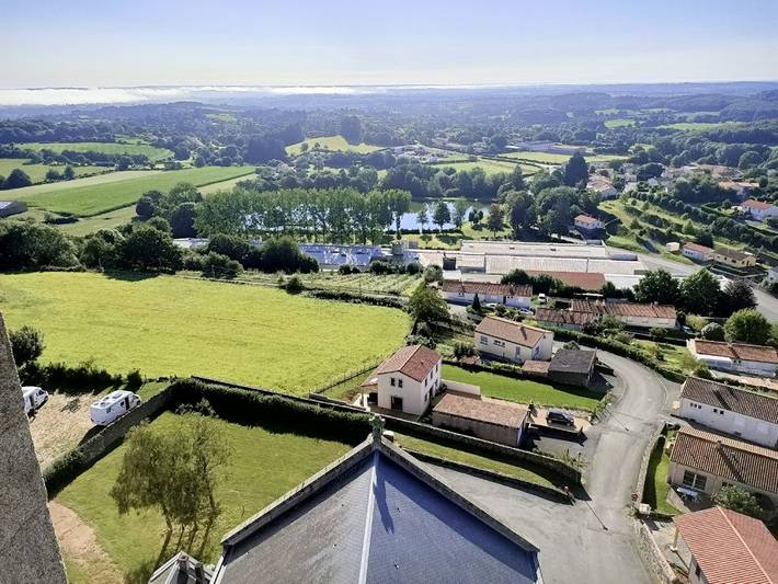Gîte pour 10 personnes, avec jardin ainsi que jacuzzi et terrasse dans les Pays de la Loire - 2