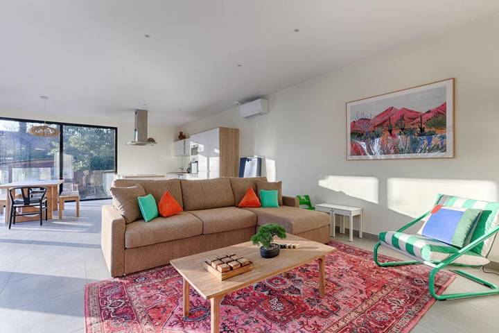 Location de vacances pour 8 personnes, avec jacuzzi ainsi que terrasse et jardin à Chalifert