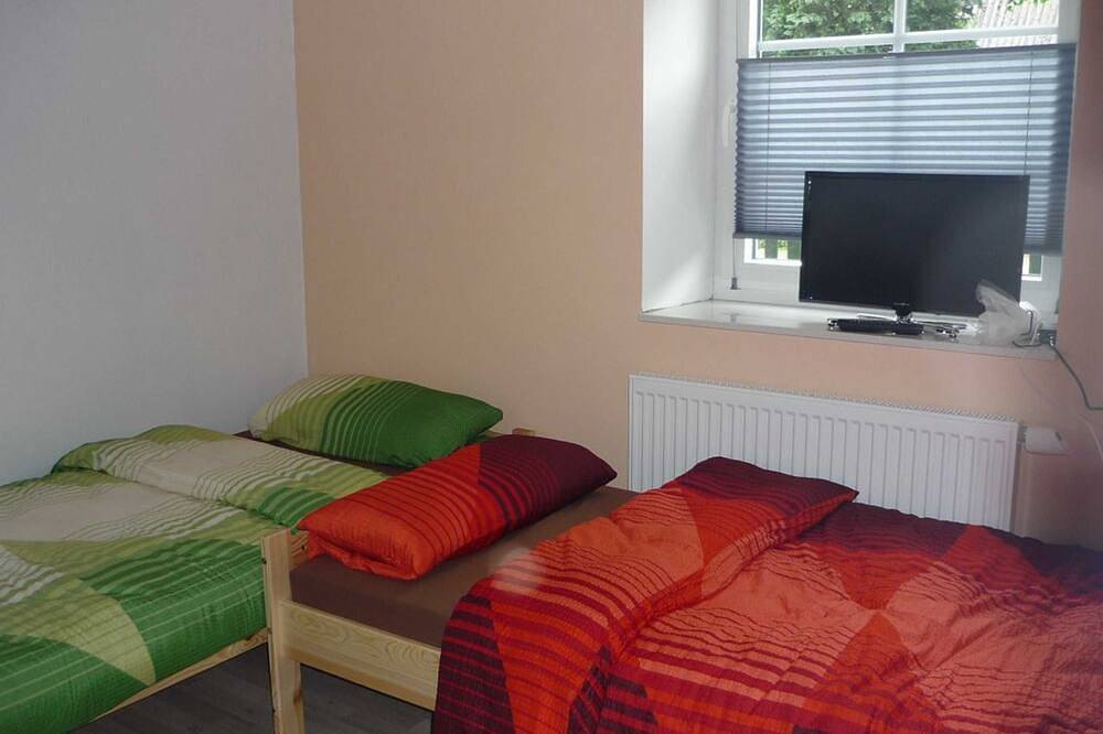 Wohnung 1 - Horn: Urlaub im Reetdachhaus in Schleswig-Holstein in Silberstedt, Grünes Binnenland