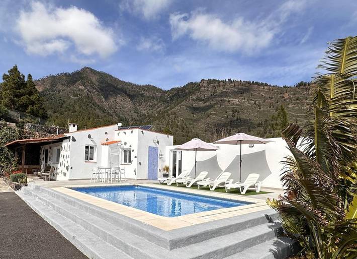 Casa de vacaciones para 4 personas, con piscina además de terraza y vistas - 1
