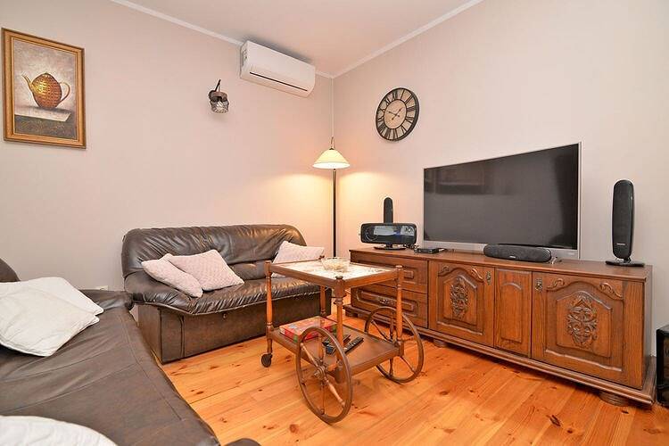 Komfortable Ferienvilla mit großem privatem Garten in Jarosławiec, Powiat Sławieński