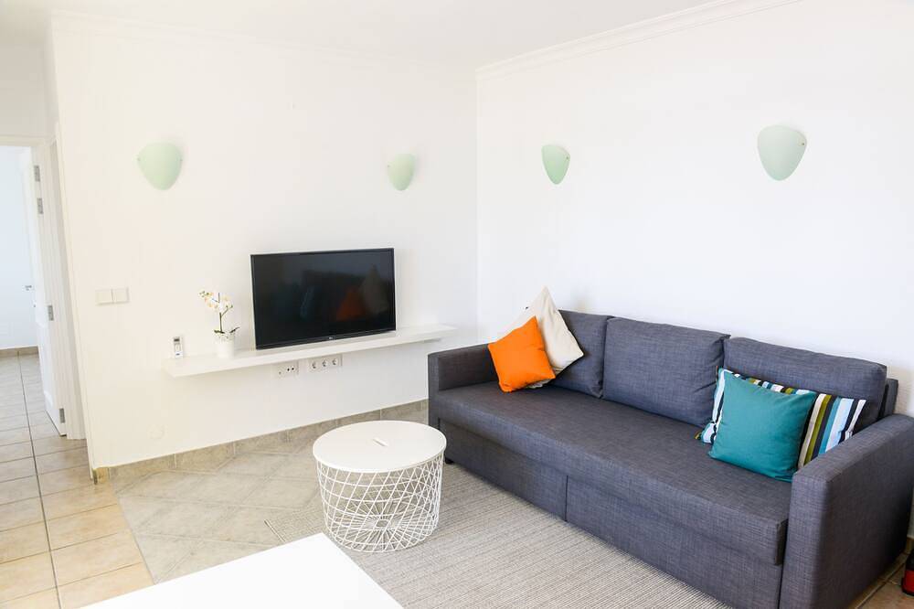 Entire apartment, Fantastic flat 2 minutes walk to Playa del Ingles. in Maspalomas, San Bartolomé de Tirajana