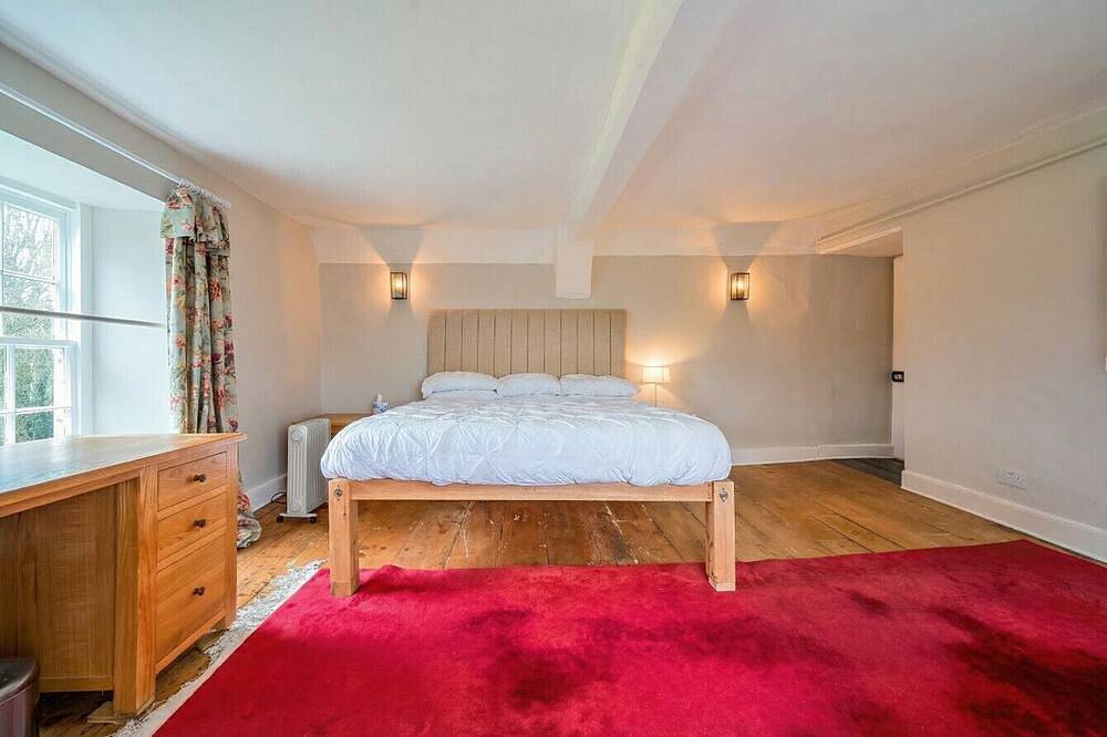 Quiet, charming countryside retreat - triple room (separate bathroom) in South Cerney, Gloucestershire