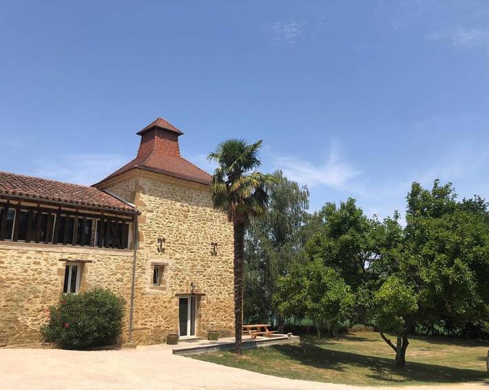 Maison d’hôte pour 2 personnes, avec Terrasse et Jardin ainsi que Piscine et Vue