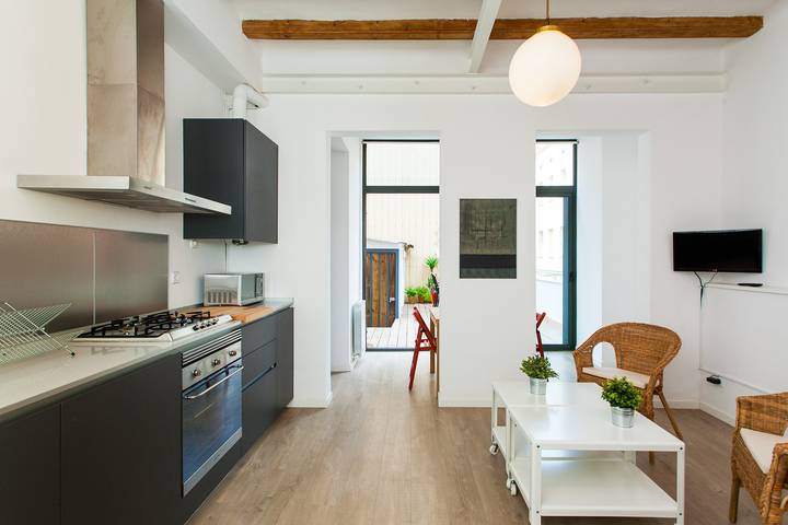 Entire apartment, Gracia Terrace in Barcelona Centre, Barcelona