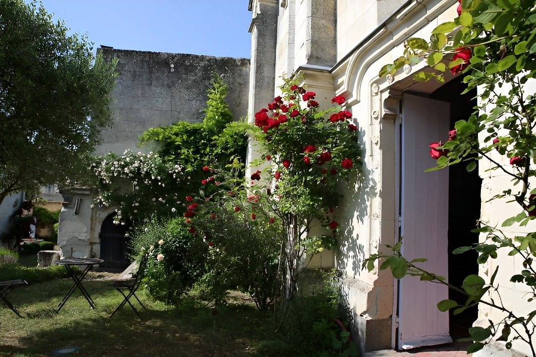 Maison d'hôtes Saint-Gildas - Chambre jardin de l'Empereur in Beaufort-en-Vallée, Région d'Angers