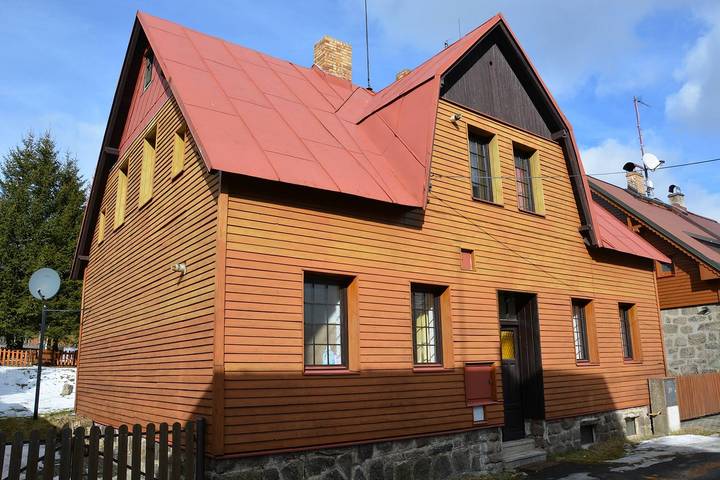Ferienhaus für 8 Personen, mit Garten und Pool sowie Terrasse, kinderfreundlich in Westböhmen