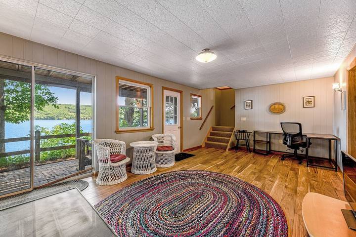 Vacation house for 12 people, with terrace and yard in Finger Lakes