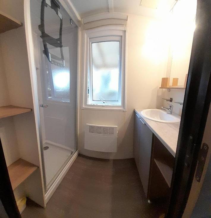 Camping pour 6 personnes, avec Terrasse ainsi que Bassin pour enfant et Piscine à Parentis-en-Born - 3