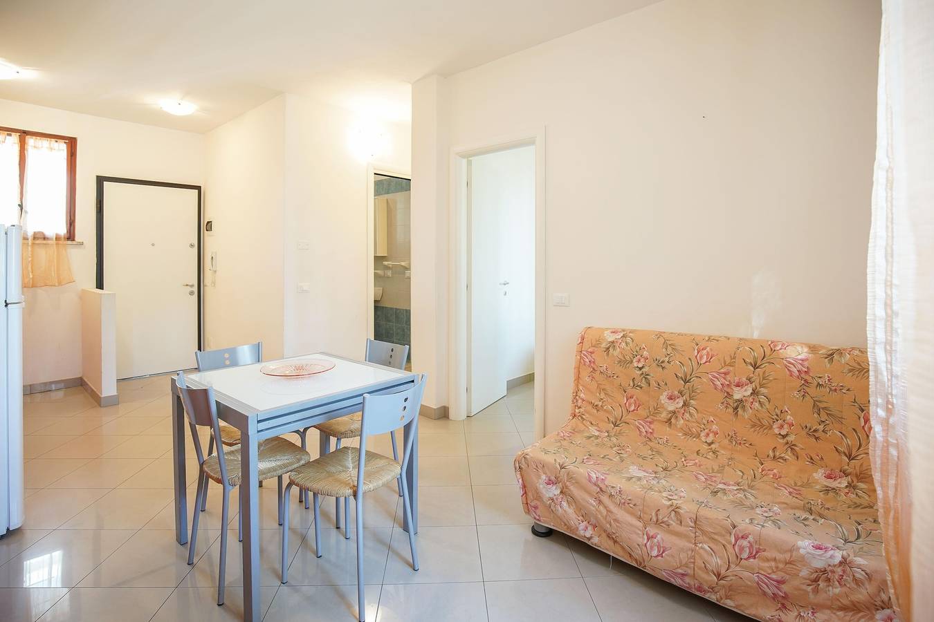 Appartamento intero, Affittasi Trilocale In Zona Centrale - A Lido Estensi - Vicino Al Mare Con Ascensore in Lido degli Estensi, Provincia di Ferrara