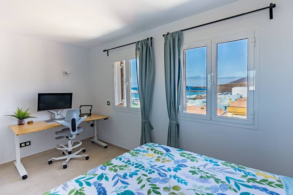 Beautiful holiday home with views of the Port in Morro del Jable, Pájara