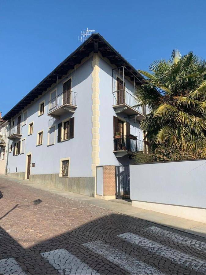 Appartamento per 2 persone, con Balcone e Terrazza nonché Giardino e Panorama a Bra