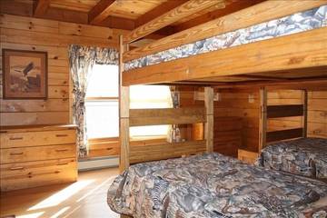 Log Cabin for 15 Guests in Catskill Mountains, Ulster County, Picture 1