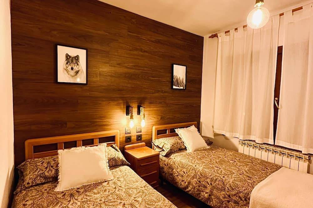 Entire apartment, El Balcón De Biescas in Biescas, Spanish Pyrenees