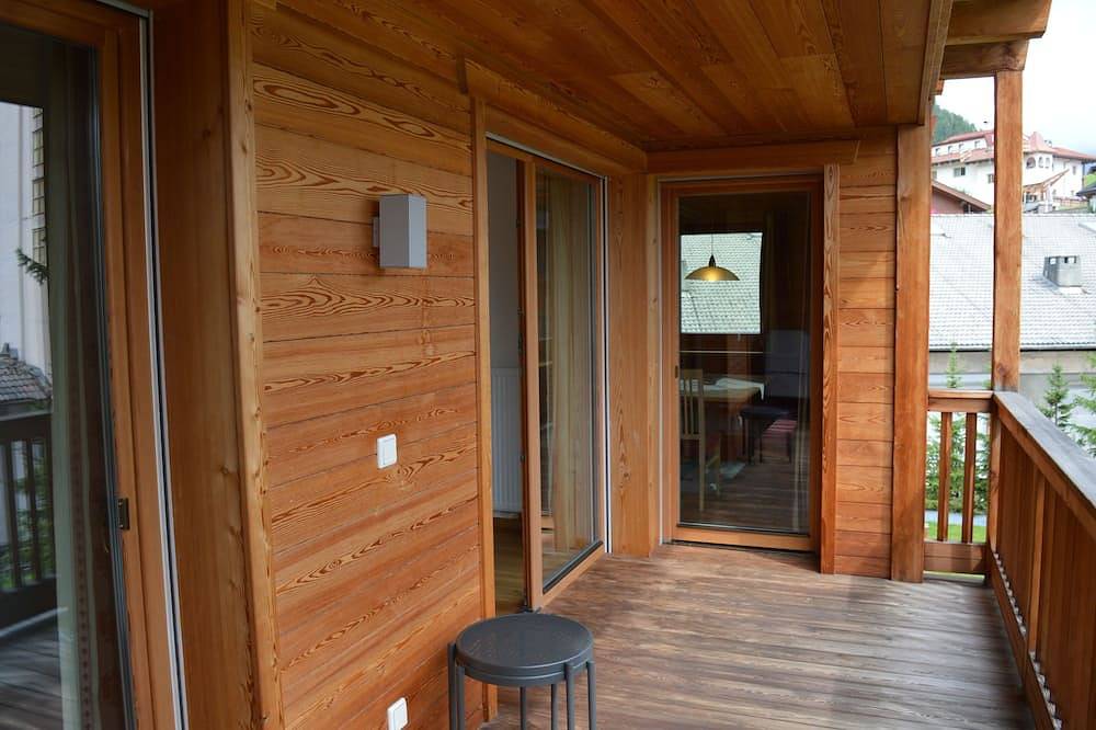 Schoene Ferienwohnung auf der Sonnenseite der Dolomiten in Plan da Tieja, Wolkenstein