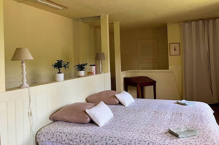 Apartamento entero, Les Thermes Apartment at the Maison du Morvan in Saint-Honoré-les-Bains, Parque natural de Morvan