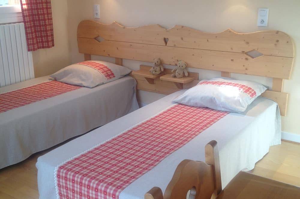 Apartamento entero, Alojamiento de 3 habitaciones, ambiente de montaña, en St Nectaire en el corazón del Parque Volcánico. in Saint-Nectaire (queso), Parque Natural Regional Volcans d'Auvergne