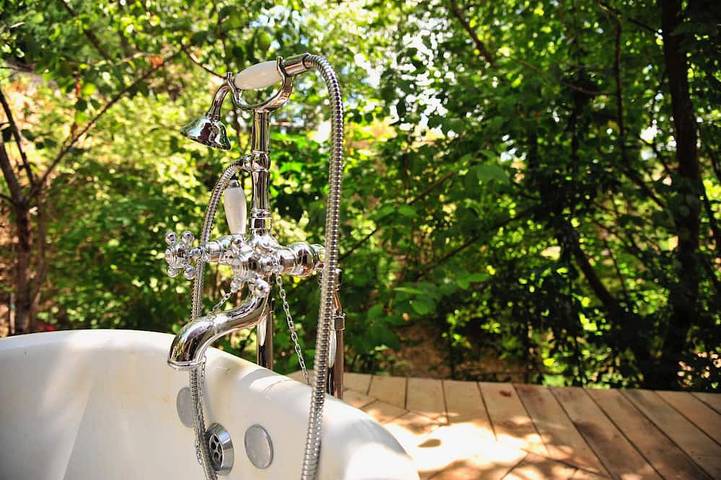Gîte pour 3 personnes, avec terrasse et jardin, animaux acceptés à Saint-Jean-de-Paracol