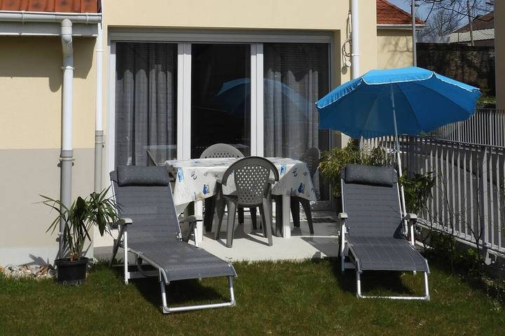 Ferienhaus für 4 Personen, mit Terrasse und Garten