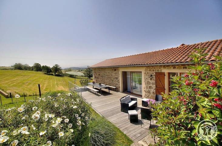 Gîte pour 15 personnes, avec piscine et jardin dans Rhône - 3