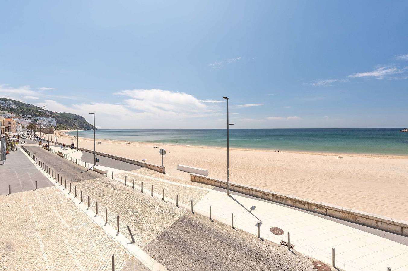 Hel lägenhet, Guestready - Golden sea view retreat in Praia do Ouro, Sesimbra