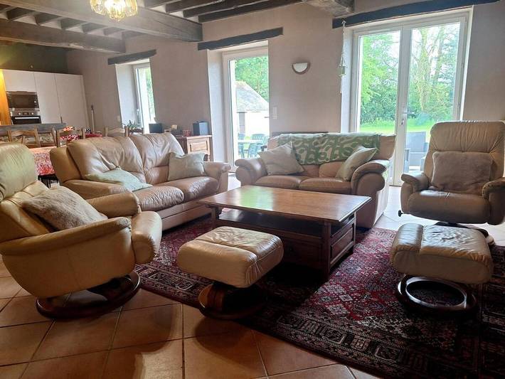 Maison de vacances pour 15 personnes, avec terrasse ainsi que jardin et jacuzzi