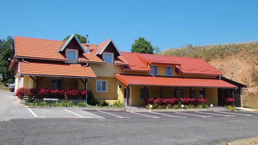 Ferienwohnung für 4 Personen, mit Terrasse und Garten sowie Ausblick