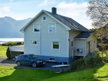Feriehus til 10 Personer i Midsund , Nordlige Fjord-Norge, Bilde 1