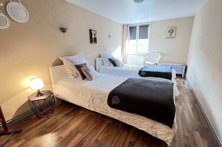 Apartamento entero, Casa rural de geranio de 90 m2, ubicada en el corazón de la ciudad vinícola de Eguisheim, en una zona tranquila. in Eguisheim, Parque natural regional de los Ballons des Vosges