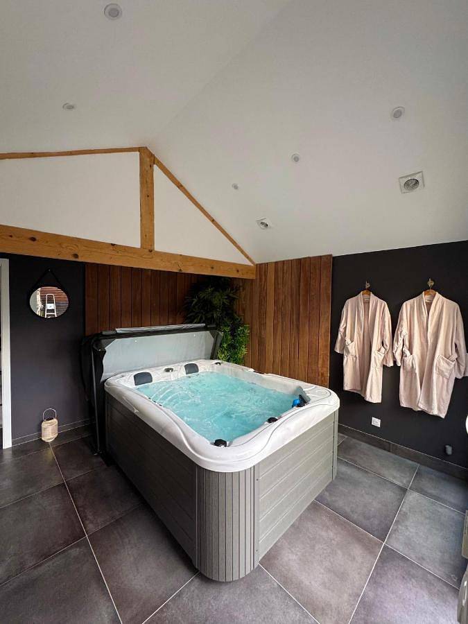 Maison d’hôte pour 2 personnes, avec Jacuzzi et Terrasse dans Auchel