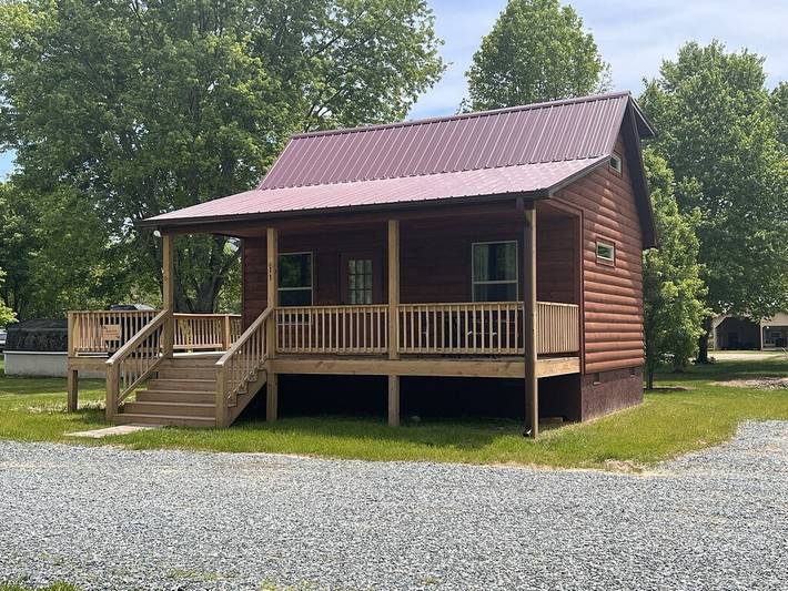 Vacation rental for 4 people, with terrace and hot tub in Fontana Lake