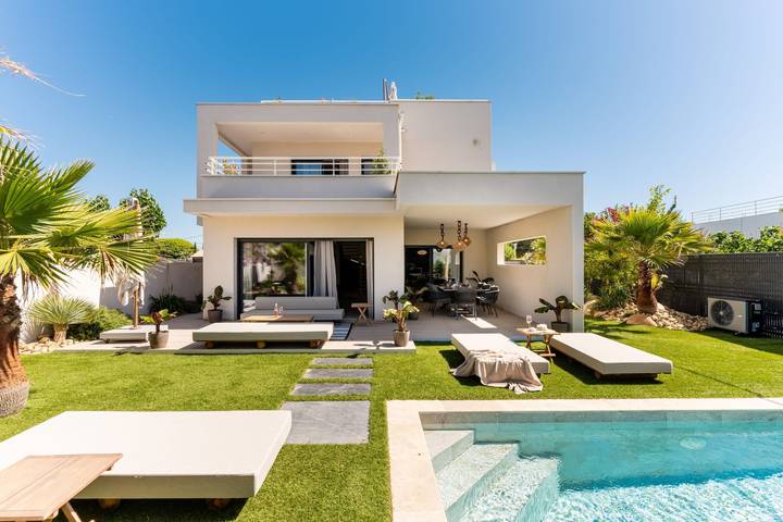 Villa pour 6 personnes, avec balcon et jardin