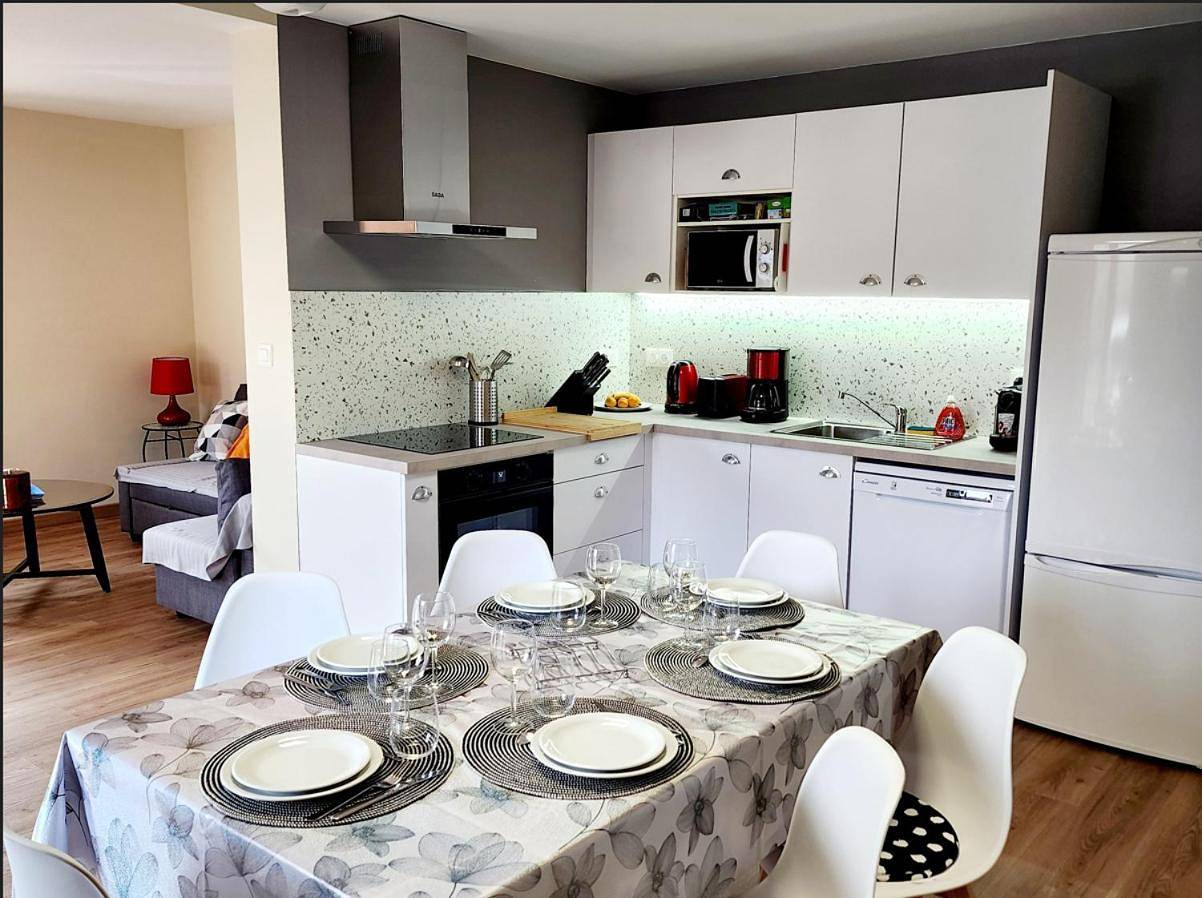Appartement entier, Apartment with Mountain View in Castillon-de-Larboust, Pyrénées