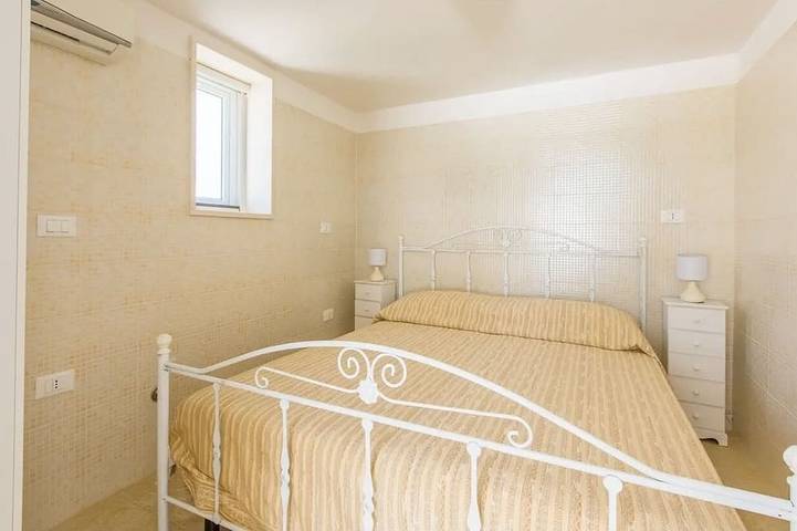Swan villa with private pool, absolute privacy in Pantanagianni, Carovigno