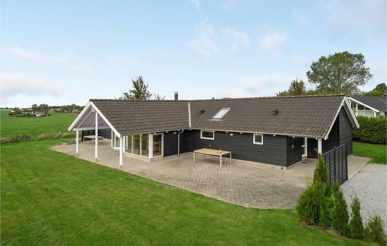Ferienhaus für 14 Personen, mit Whirlpool und Terrasse sowie Garten und Sauna in Råbylille Strand - 2